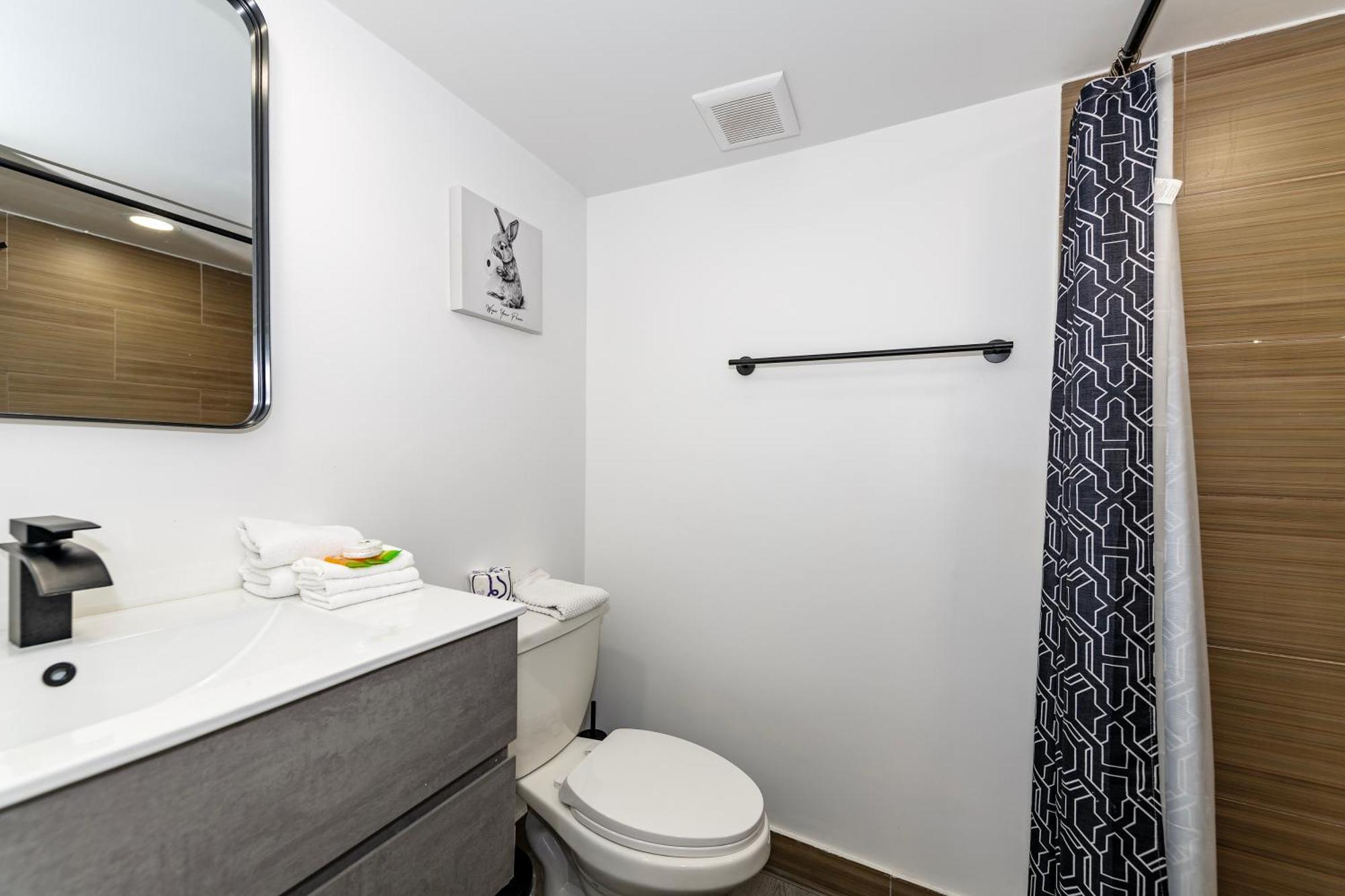Apartment Sobe On Washington