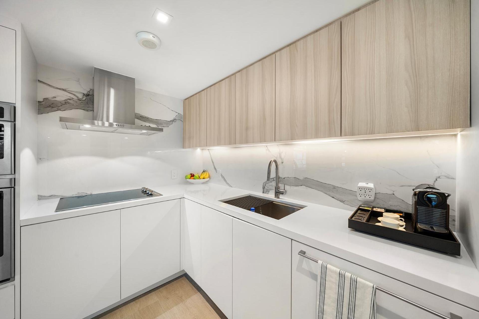 3 Bedroom Den Private At Roney Palace -6078 Miami Beach