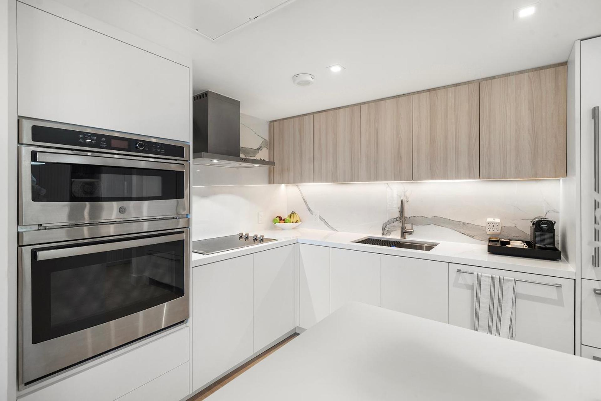 Apartment 3 Bedroom Den Private At Roney Palace -6078 Miami Beach