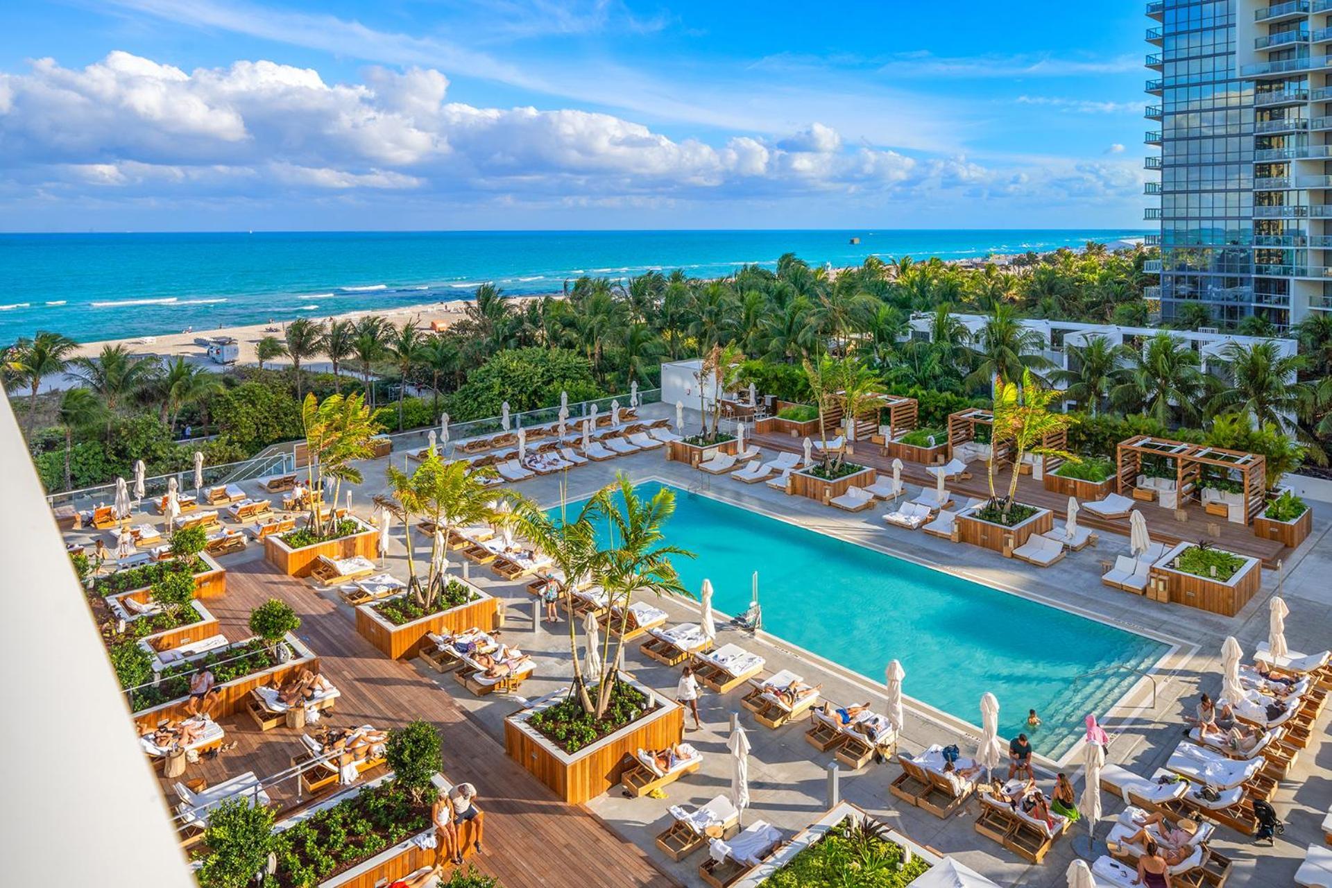 Apartment 3 Bedroom Den Private At Roney Palace -6078 Miami Beach