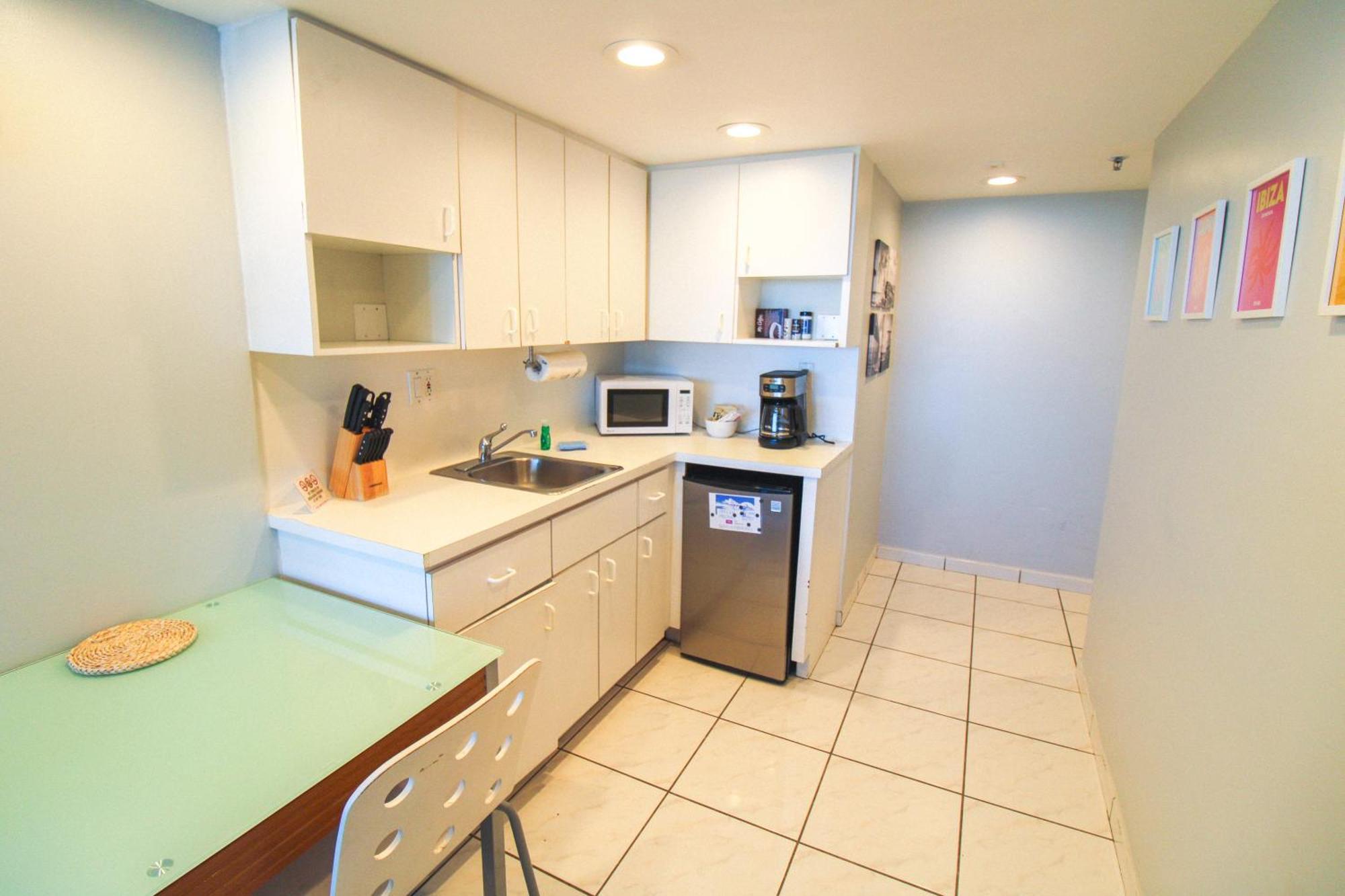Castle 1221 Large With Free Parking, Pool, Tennis, Access, Tiki Bar... Holiday home *