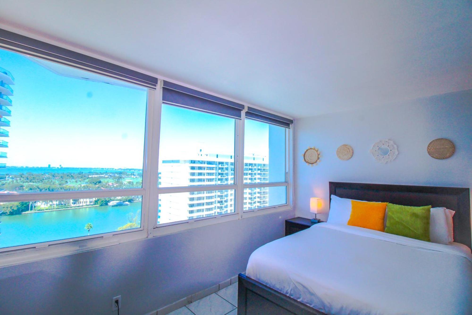 Holiday home Castle 1221 Large With Free Parking, Pool, Tennis, Access, Tiki Bar... Miami Beach