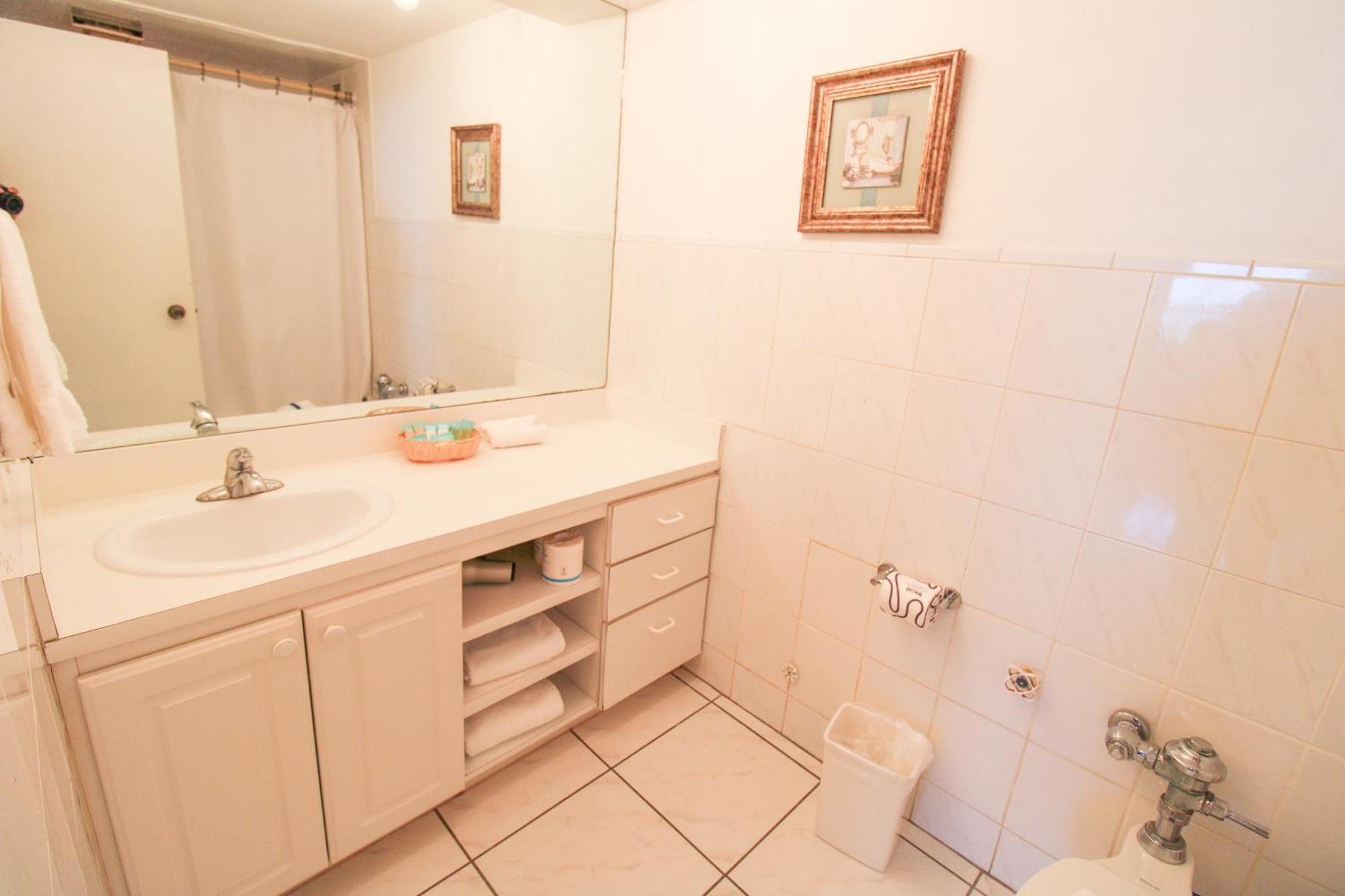 Holiday home Castle 1221 Large With Free Parking, Pool, Tennis, Access, Tiki Bar...