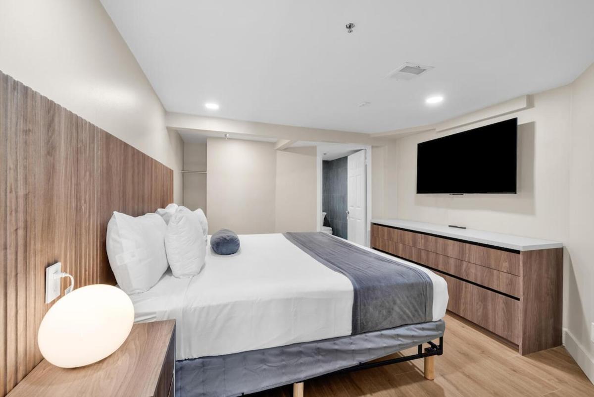 Shine Balcony Duplex 10 Miami Beach