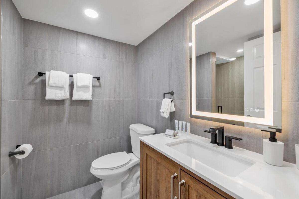 Shine Balcony Duplex 10 * Miami Beach