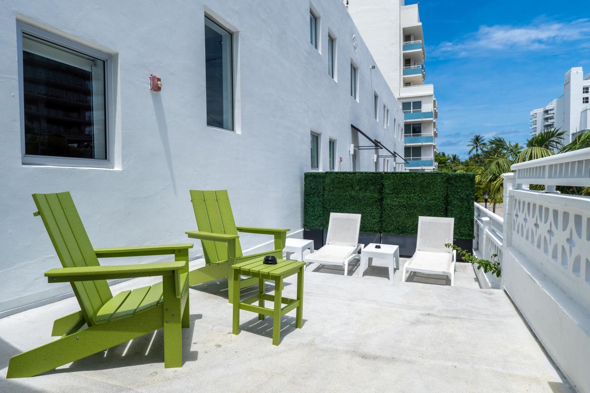 Blanc Kara- Adults Only Miami Beach
