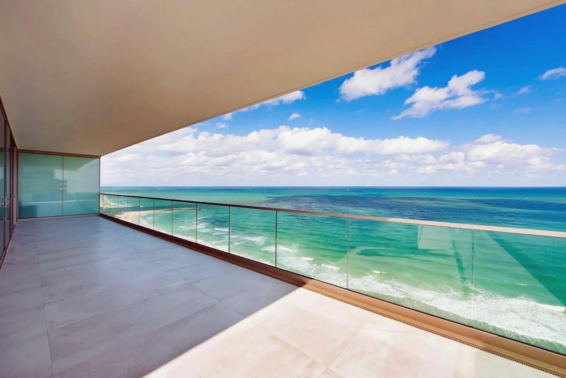 Apartment Luxurious 3 Bedroom 4 Bath Oceanfront *