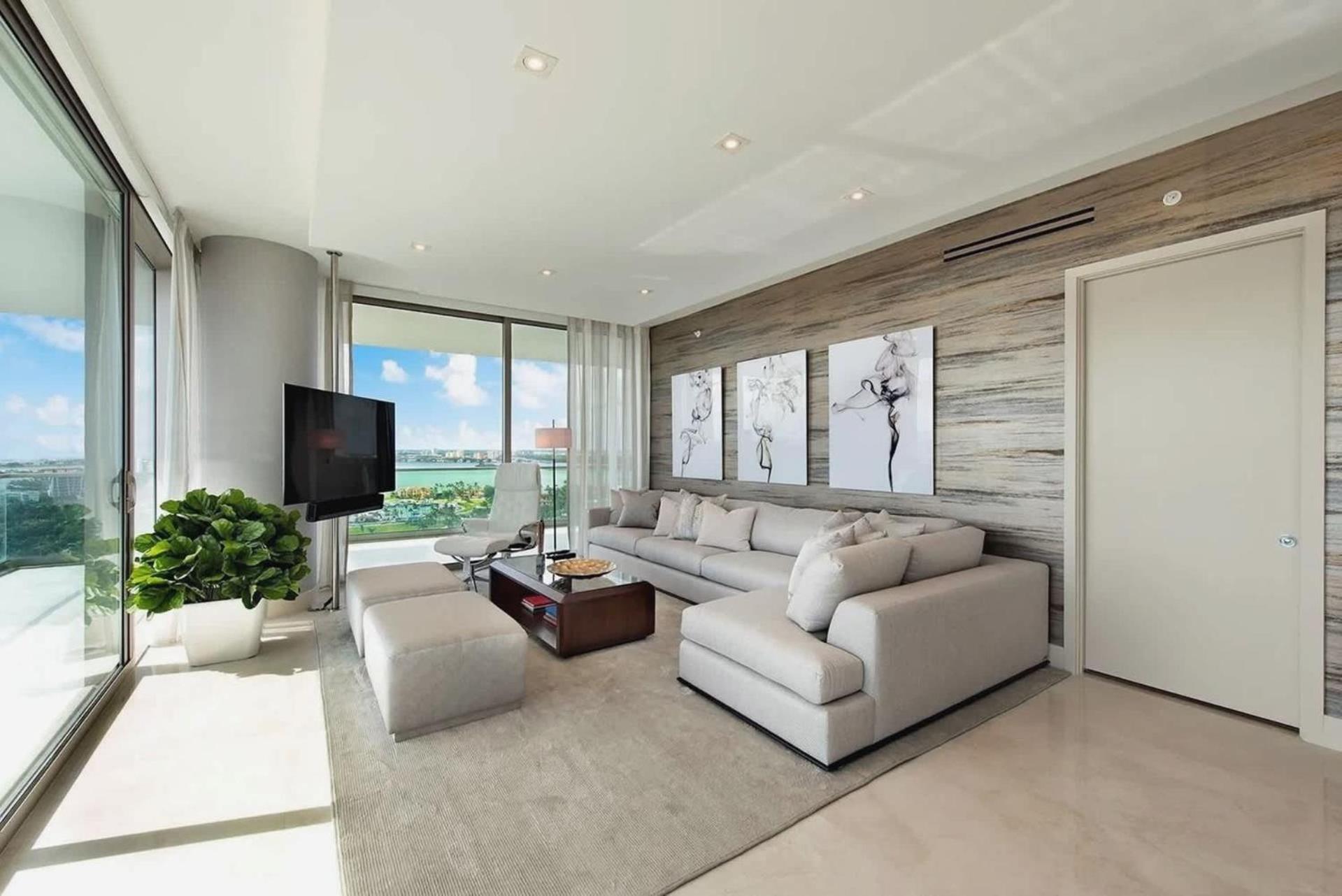 Luxurious 3 Bedroom 4 Bath Oceanfront
