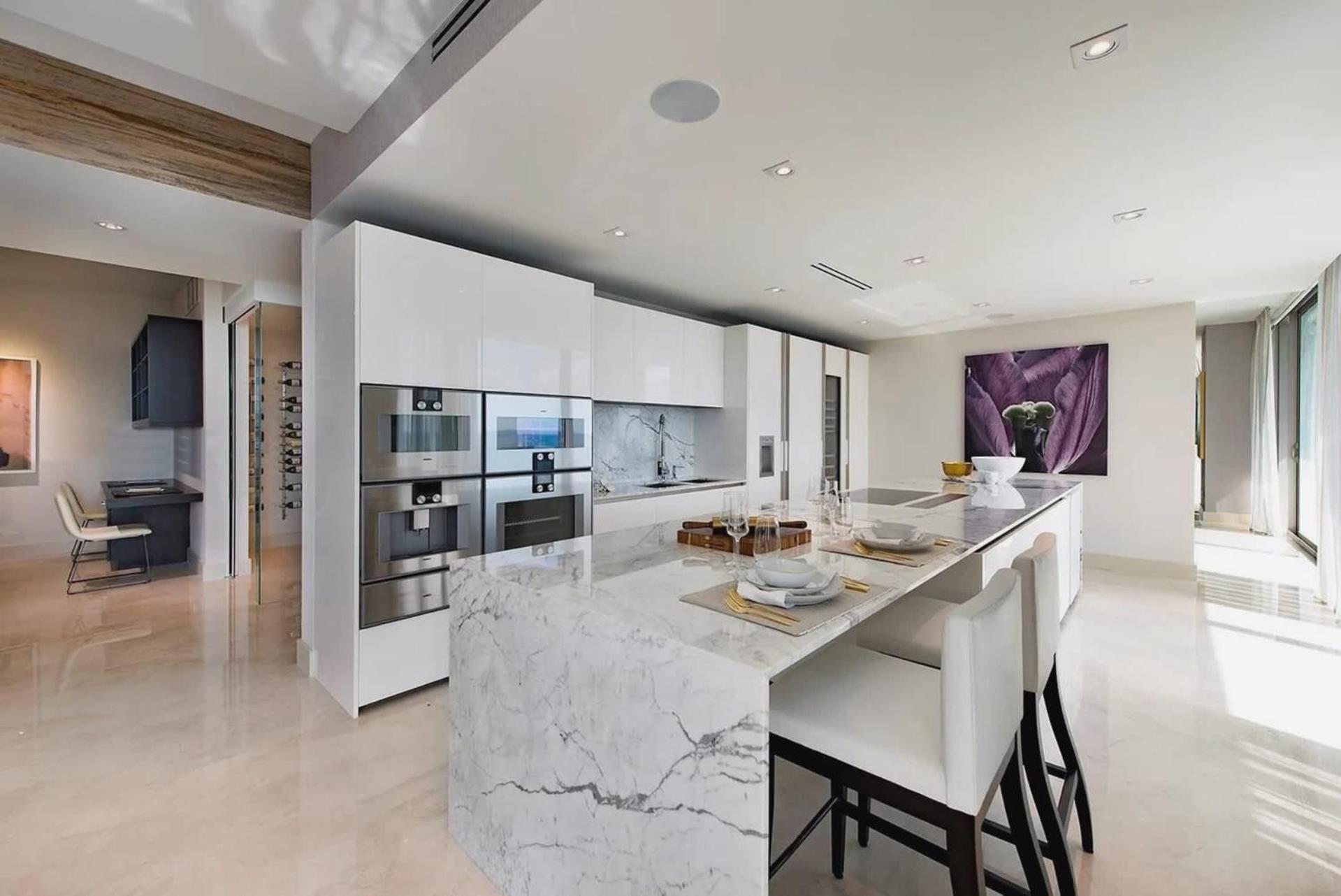 Luxurious 3 Bedroom 4 Bath Oceanfront * Miami Beach