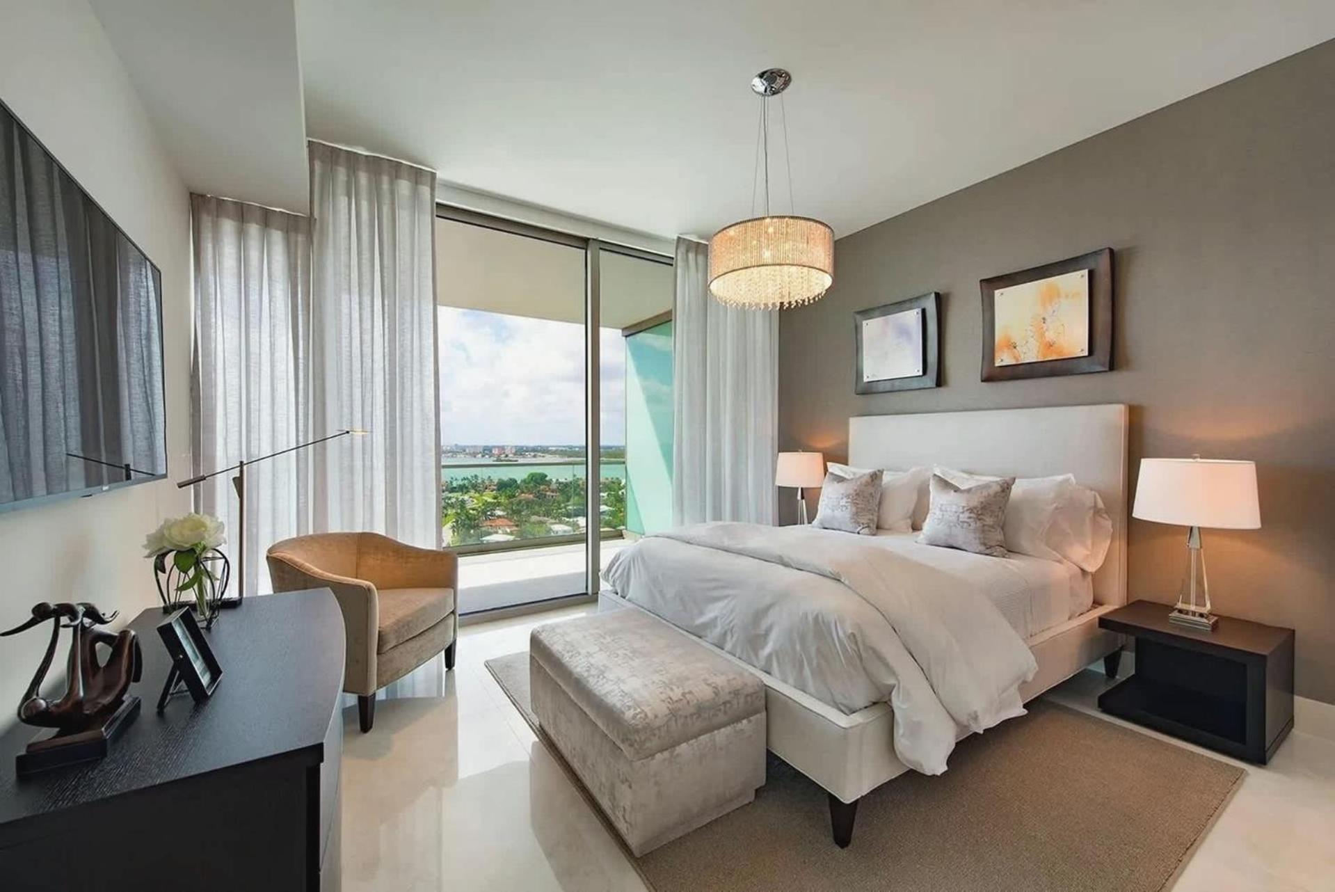 Luxurious 3 Bedroom 4 Bath Oceanfront Apartment *