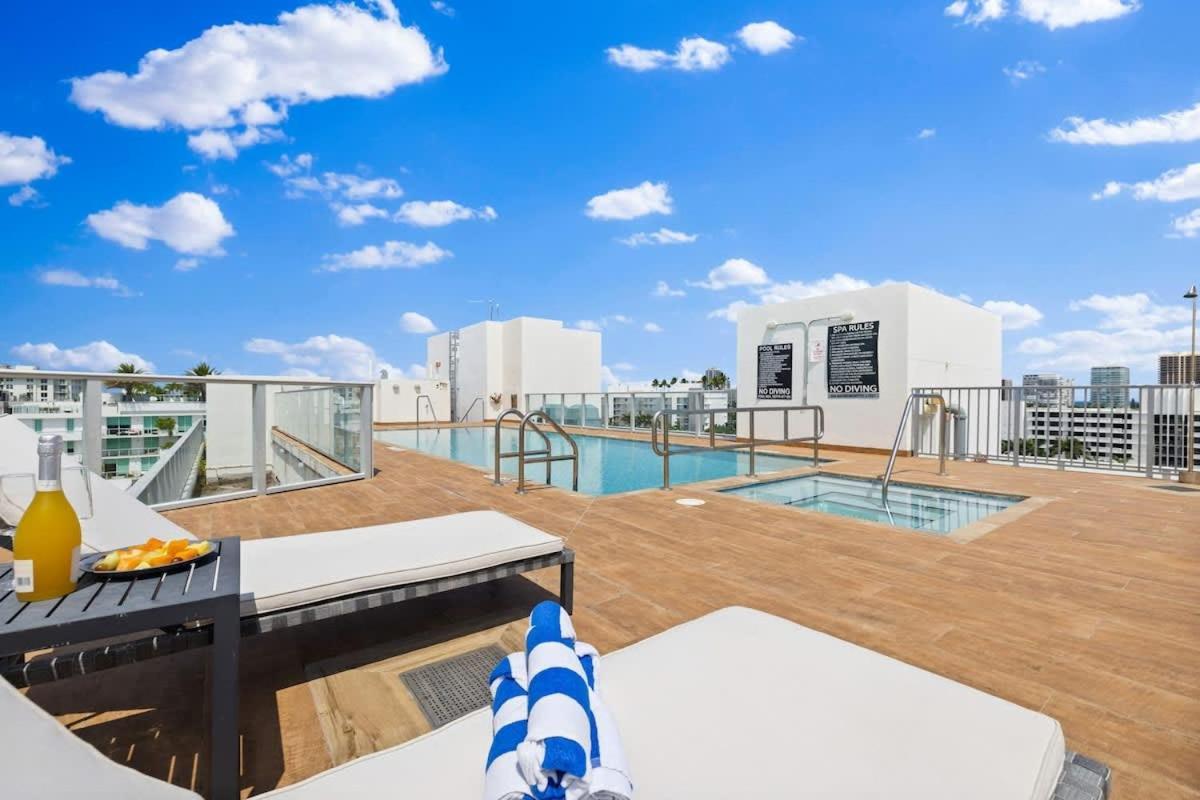Luxury With Rooftop Pool - 5-min To Holiday home *