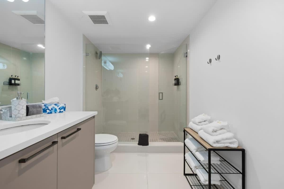 Holiday home Luxury With Rooftop Pool - 5-min To *