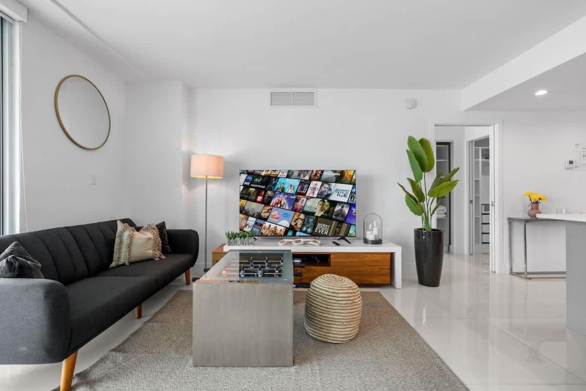 Luxury With Rooftop Pool - 5-min To Holiday home Miami Beach