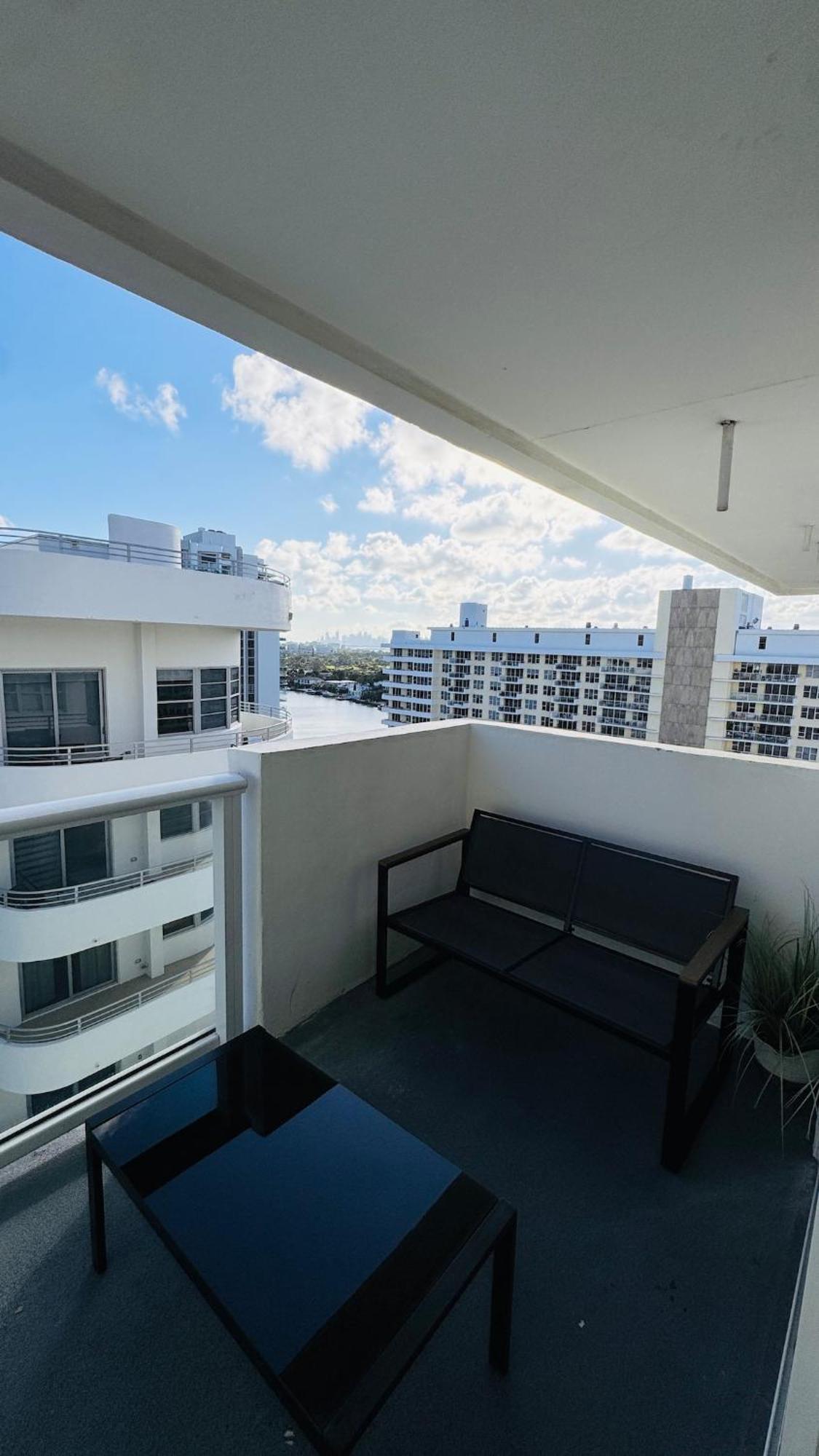 Oceanfront Luxury Miami Escape Pool&gym Miami Beach