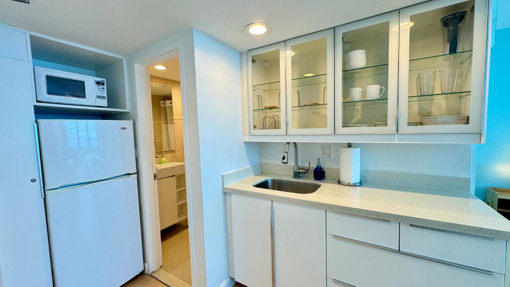 Seastays ~ Oceanfront Apartment *