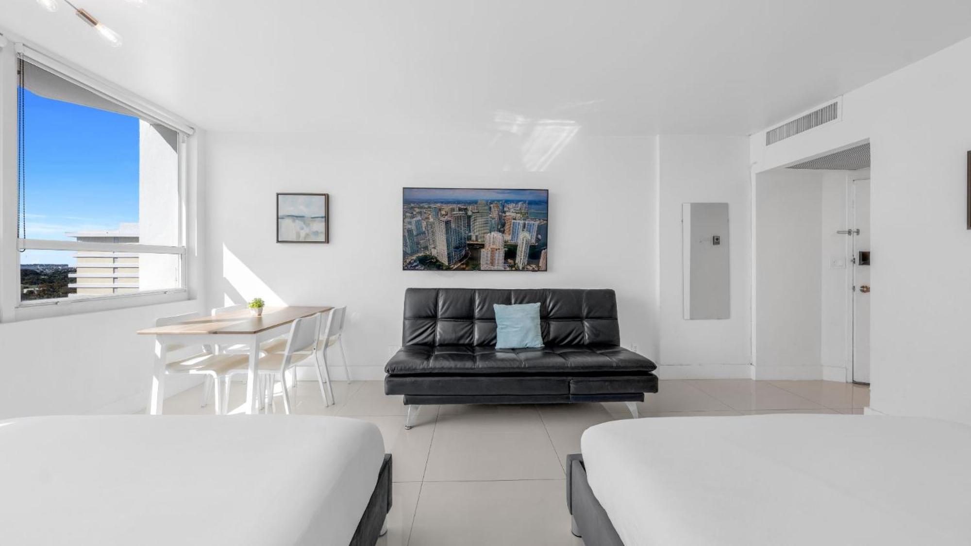 Seastays-beachfront Apartment