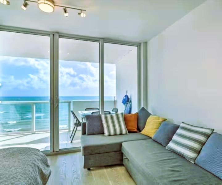 Beachfront * Miami Beach