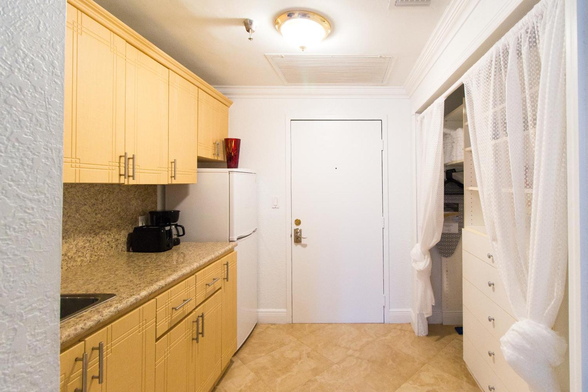 Barbizon On Ocean Drive Apartment