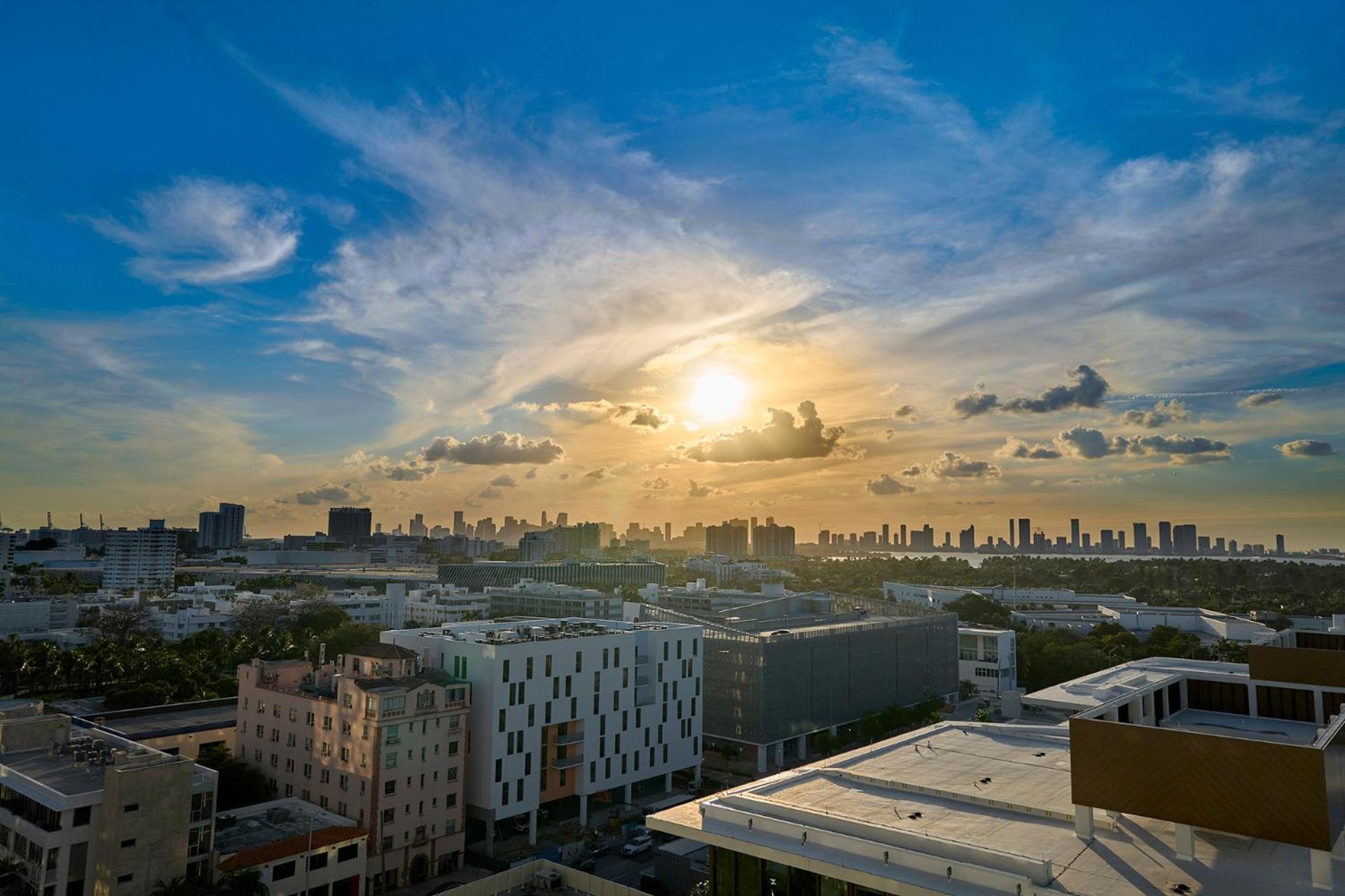 Skyline At Roney Palace - 1429 Apartment