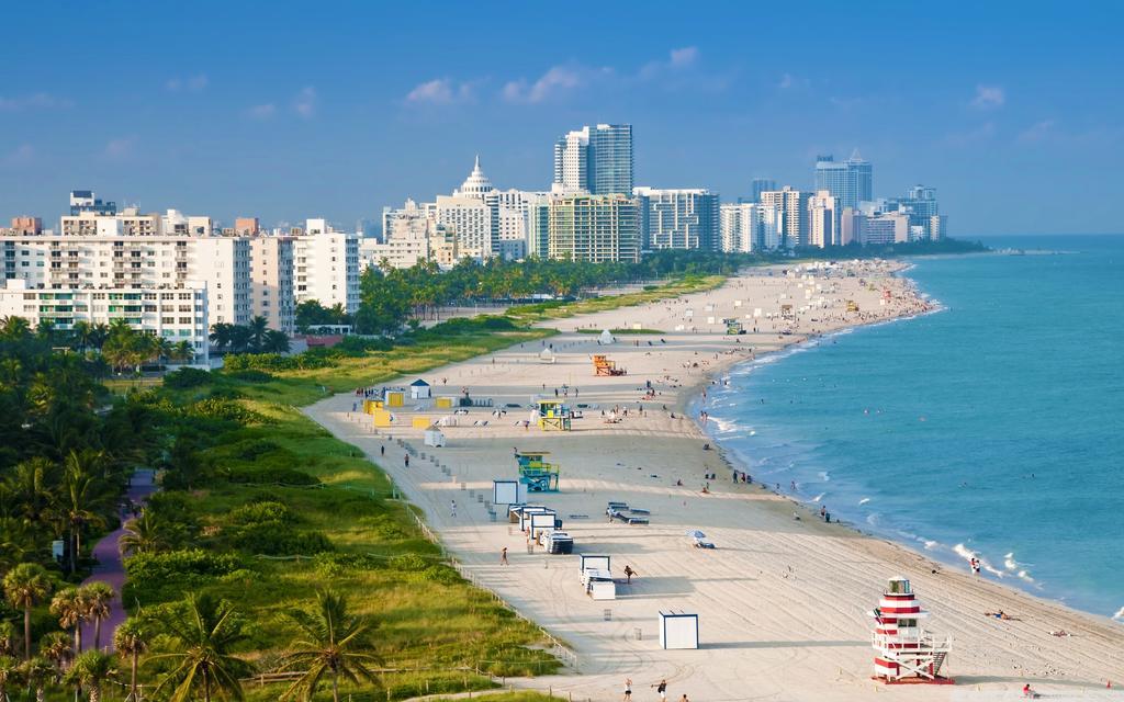Katy, Beachfront Apartment Miami Beach