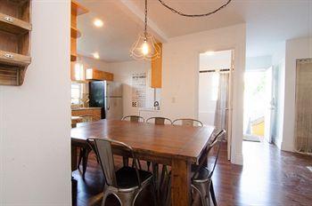 Apartment 927 Jefferson *