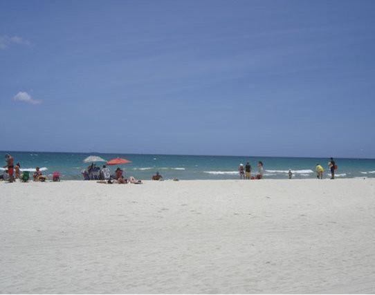 Miami Beachfront With Pool Wifi & Cheap Parking * Miami Beach