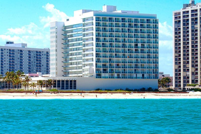 Deauville Miami Beach