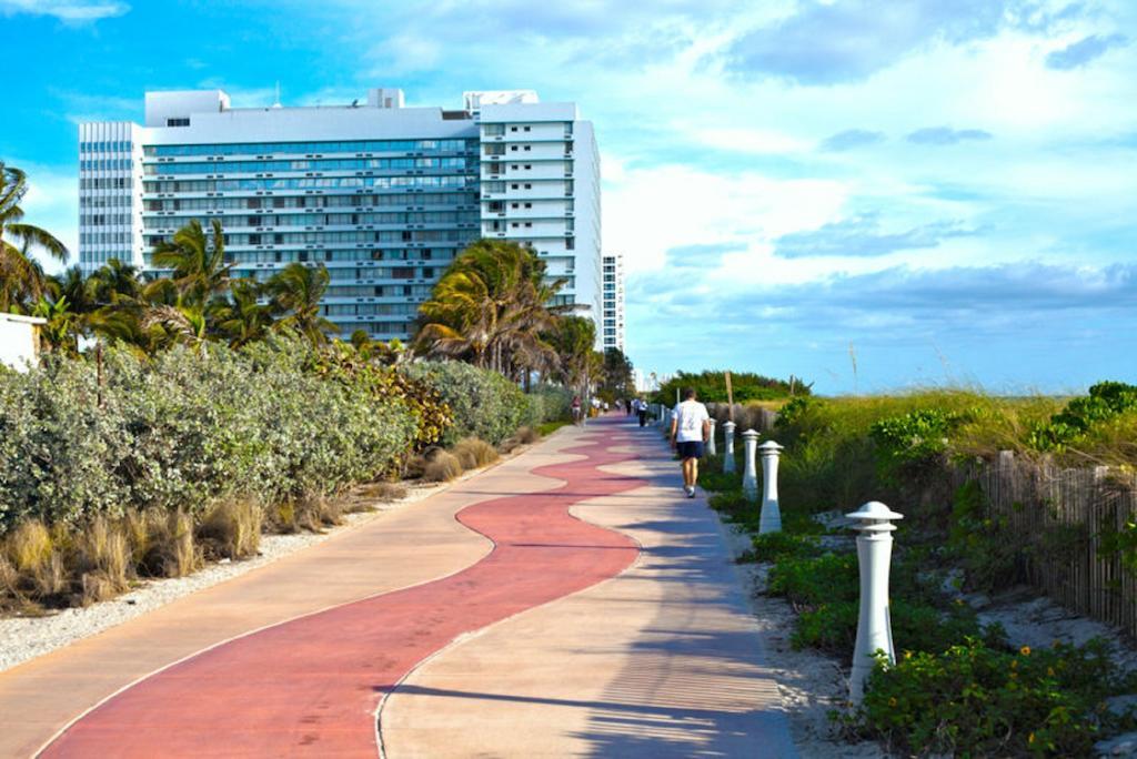 Resort Deauville Miami Beach