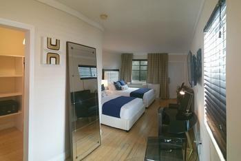 Hotel Sapphire South Miami Beach