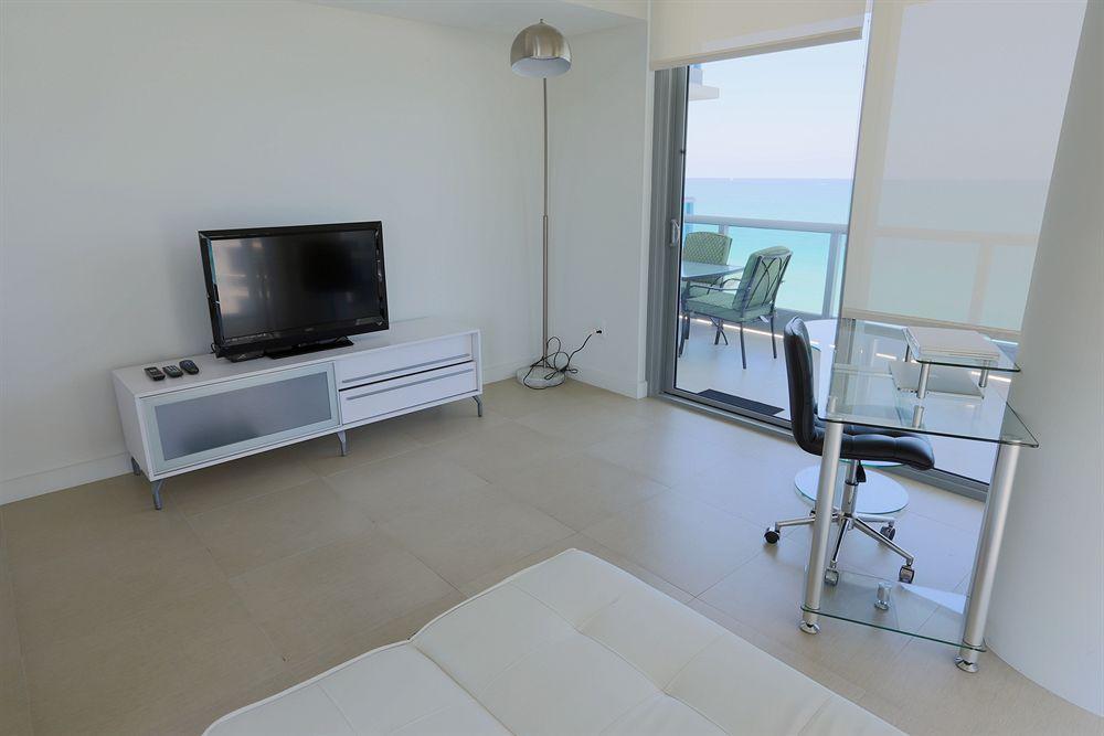 Hotel Pelican Furnished In Monte Carlo Miami Miami Beach