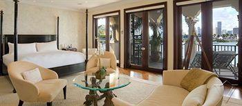 Villazzo Miami Beach