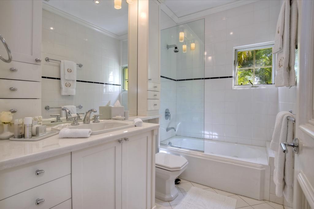 Villazzo Contenta Miami