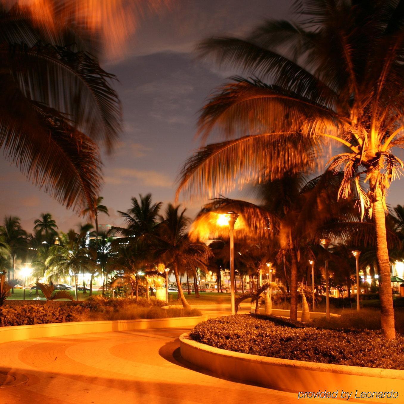 Hilton Vacation Club Crescent On South Miami Hotel 3*