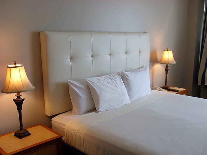 Resort Deauville Miami Beach