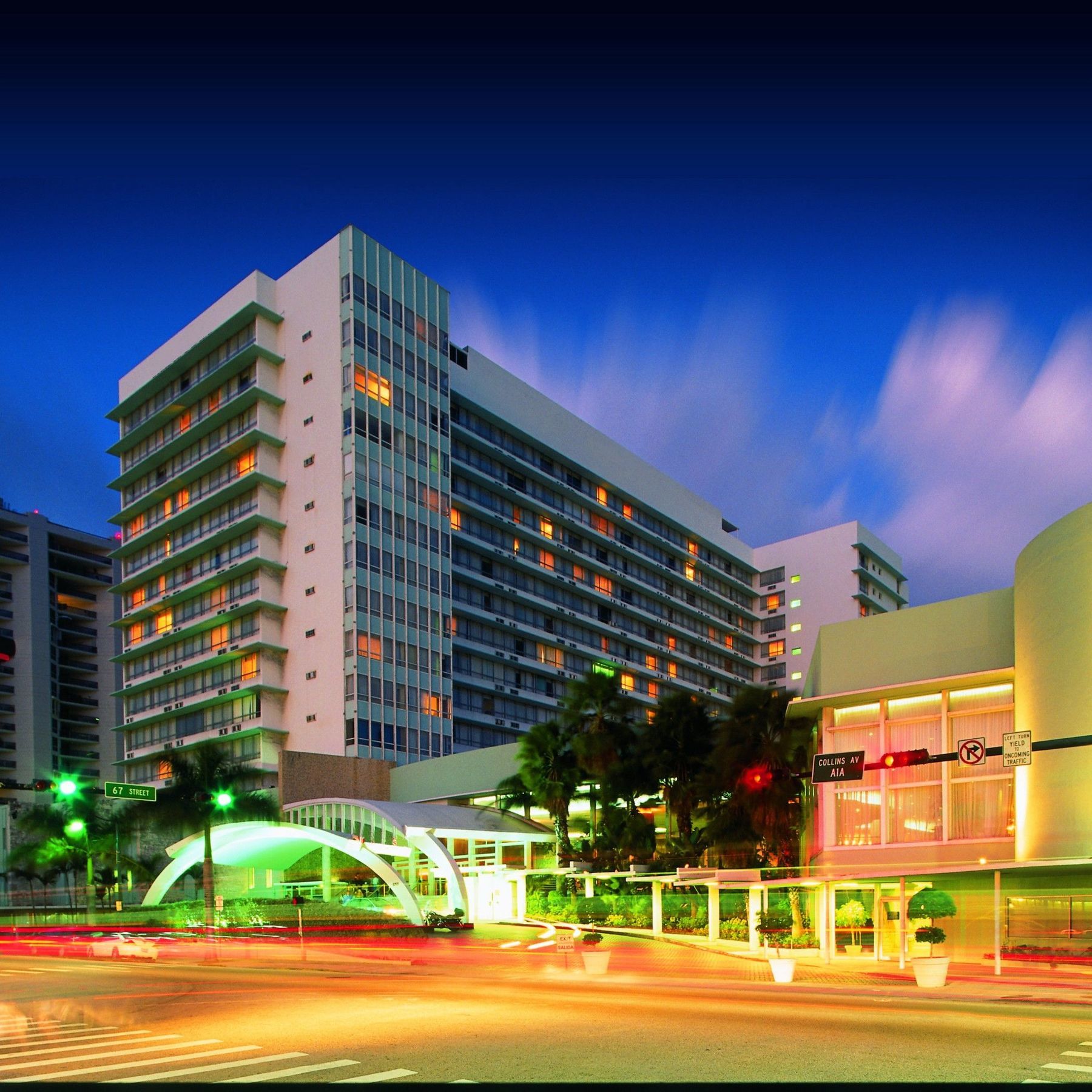 Deauville Miami Beach