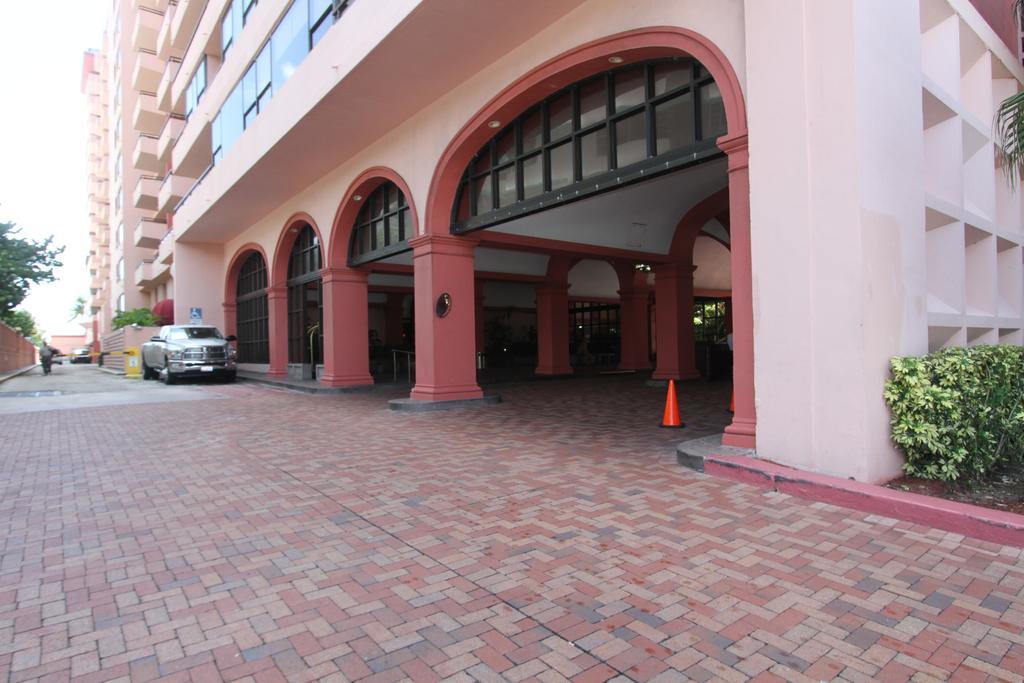 Apartment Beachfront Suites Miami Beach