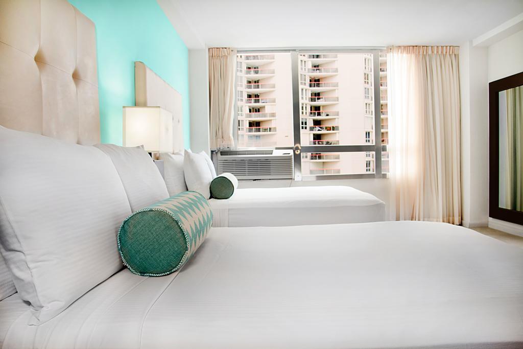 Deauville Miami Beach
