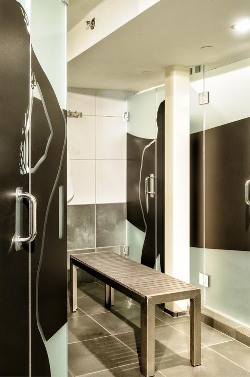Posh South Hostel *
