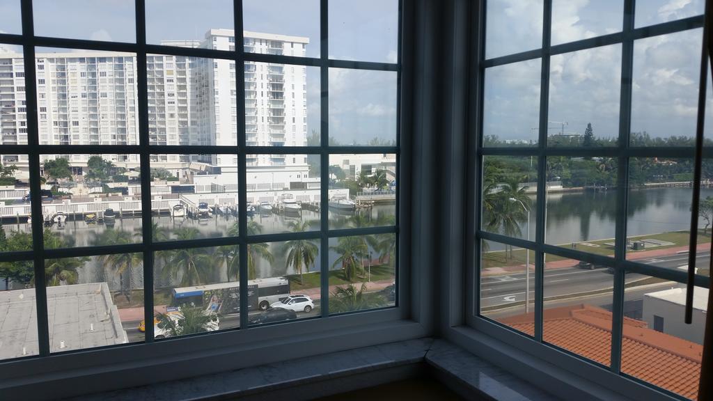 Modern In Miami Aparthotel