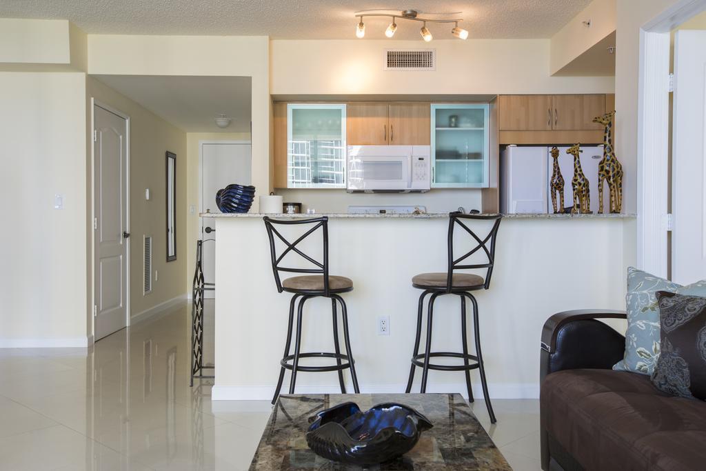 By Great Sunny Isles Lodging Apartment *