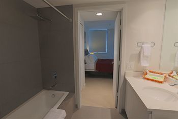Hotel Pelican Furnished In Monte Carlo Miami