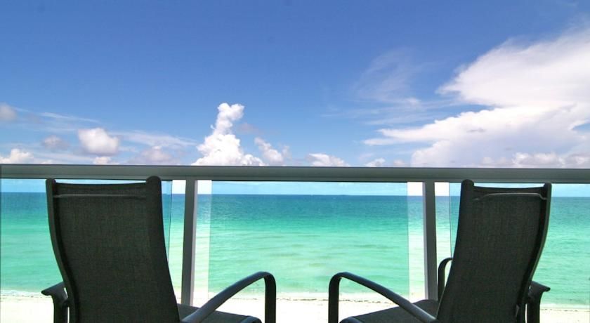 Deauville Miami Beach