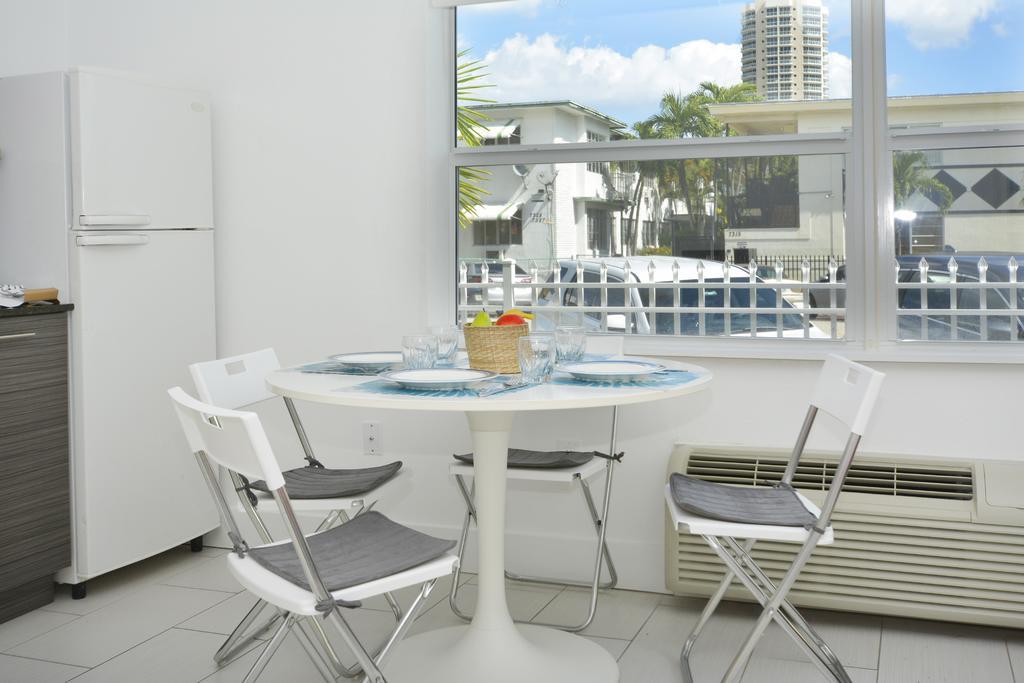 Miami Beach Byron Suites * Miami Beach
