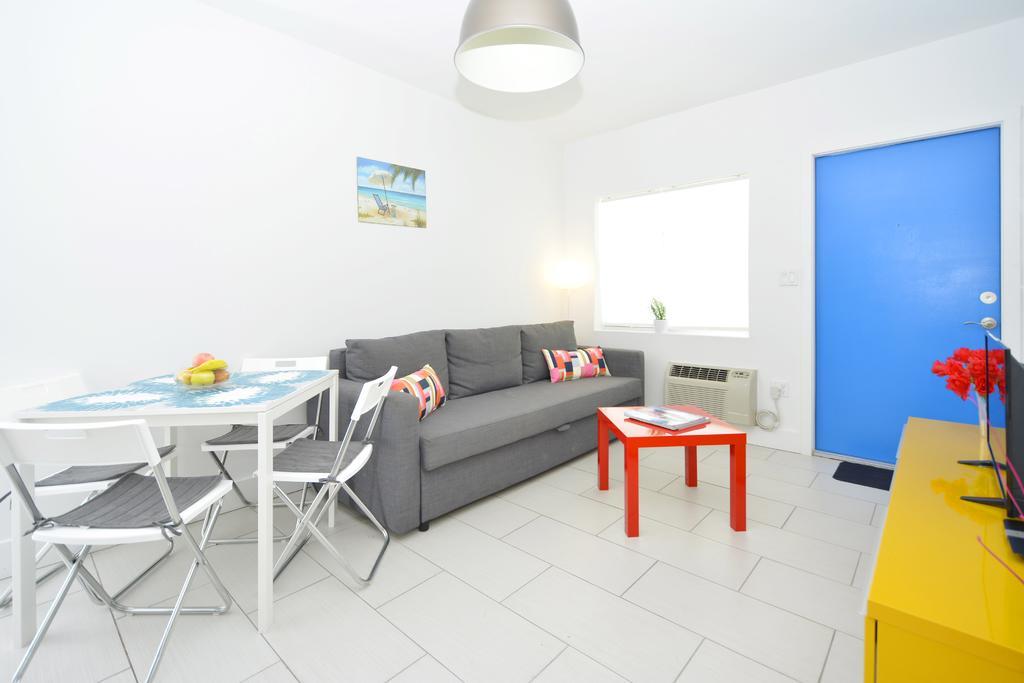 Miami Beach Byron Suites *