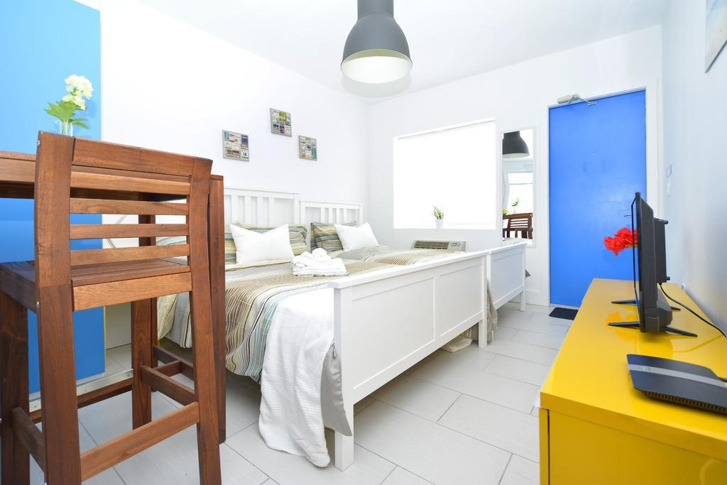 Miami Beach Byron Suites