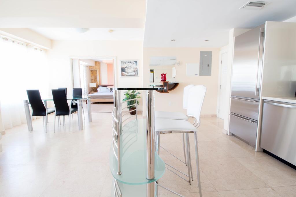 Apartment Carlyle On Ocean Drive *