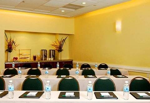 Courtyard Miami South 3*