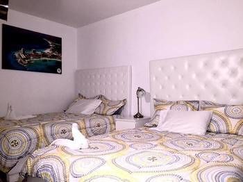 Lincoln Road Apartment
