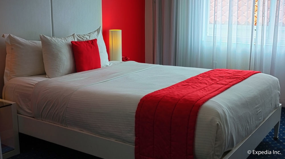 Red South Hotel 3*