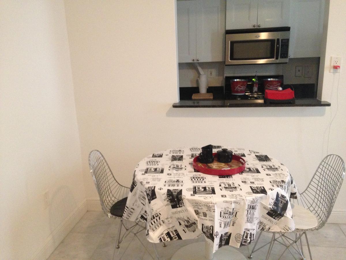 First On Lincoln Apartment *